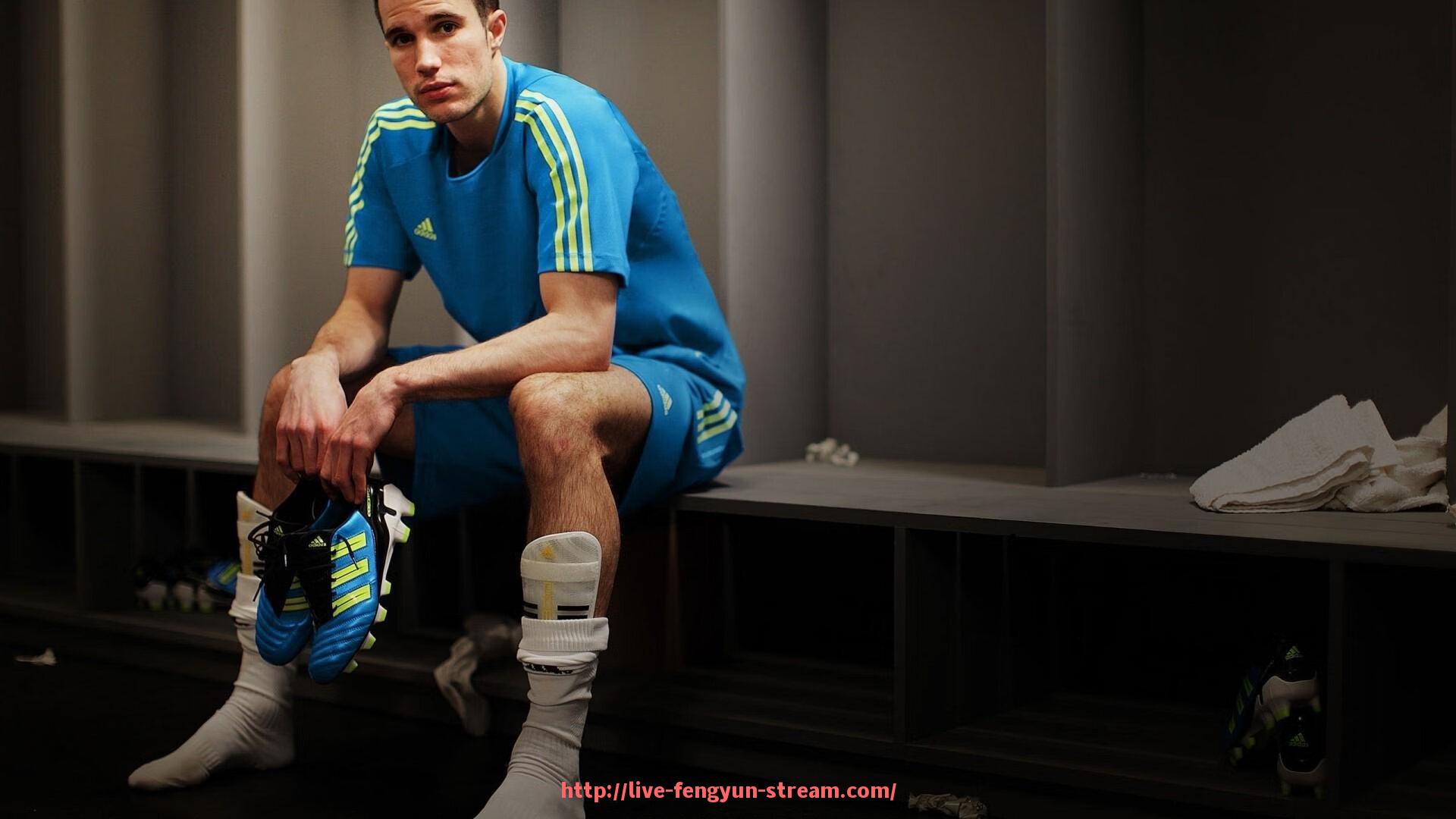 风云直播-顶级球星转会背后五大联赛格局变动与未来发展趋势分析